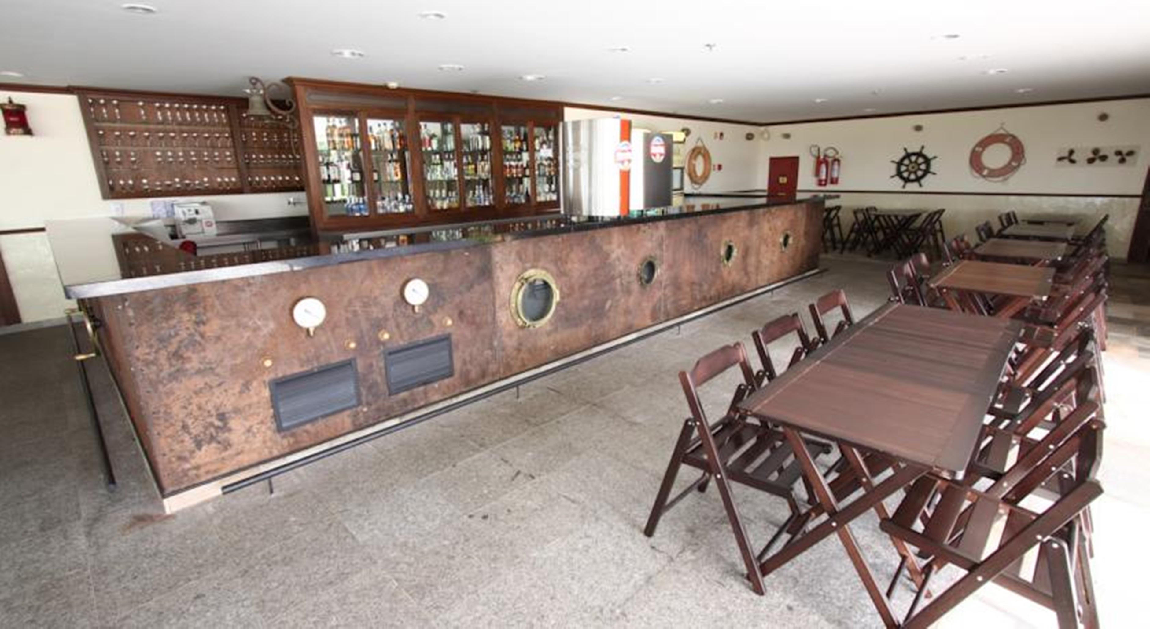 Royal Tulip Brasilia Alvorada Hotel Restaurant foto The bar at the top of the tower