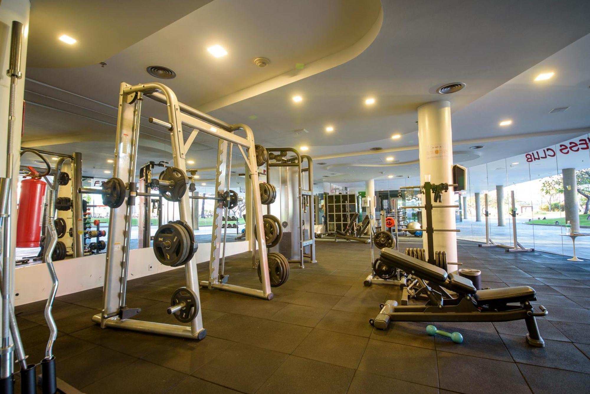 Royal Tulip Brasilia Alvorada Hotel Exterior foto The gym at the club